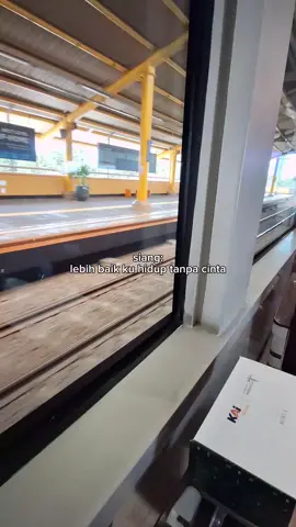 #CapCut #tiaraandini #tanpacinta #keretaapi #kai121 #keretaapikita 