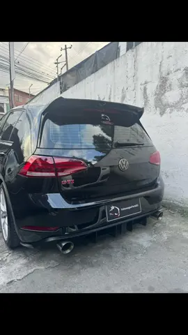 Importación e Instalación de Faros tipo R en este GTi MK7.5 Revo Stage 2.  De nuestro amigo @JuanJavier Real  #volkswagenpartsEC #gti #mk75 #noturbonofun🐌💨 #tallervag #gtiuio 