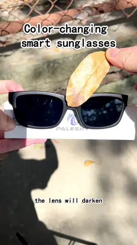 New smart 0.1 second color changing sunglasses with polarized lenses to reduce glare, suitable for fishing, cycling, or driving.#sunglasses #tiktokshop #fyp 
