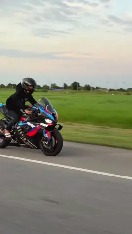มีแค่มอไซค์จะไปสู้รถเก๋งแอร์เย็นได้ไง #บิ๊กไบค์มือสอง #s1000rr #bmws1000rr #s1000rr2020 