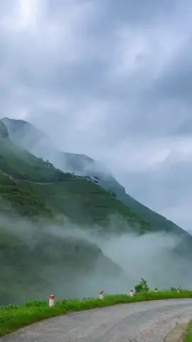 - Ngắm nhìn thiên nhiên ta sẽ thấy phản chiếu hình ảnh tâm hồn chính mình. #vdviet #hagiang 