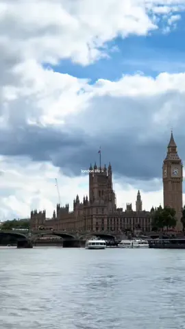 London🇬🇧#london#placetovisit #londonlife#viral#fy#🇬🇧 #onthisday  