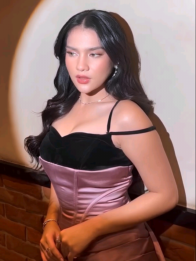 hii Angelaa🫣💜 @Davina Karamoy series Main Hati 27 Juni Di WeTv Original fwenn🫶🏻 #fyp #davinakaramoy #davina #wetvindonesia #mainhati #wetvoriginal #series 