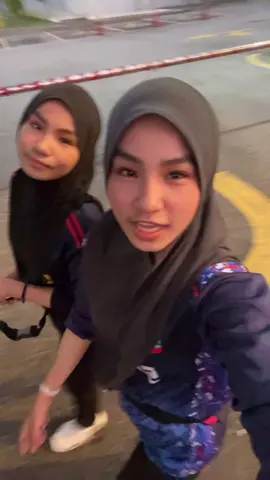 jogging sebab ada beg baru je 