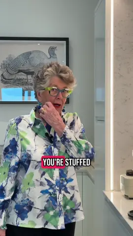 Sometimes the very thing you need for a recipe is already in your kitchen!  I do love a useful kitchen hack- perhaps send this to someone who would benefit from this quick sugar trick 🤓 #prueleith 