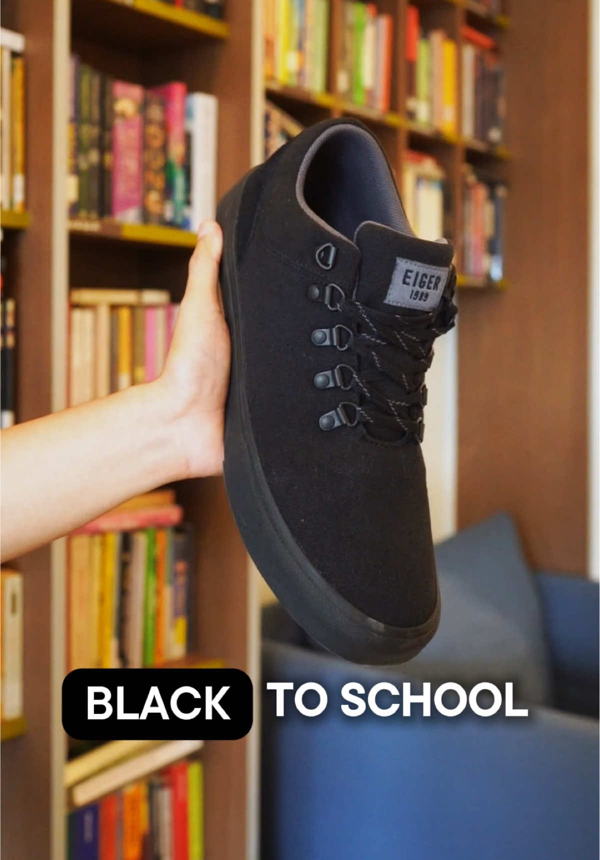 Siap menemani perjalanan dan aktivitas kamu di sekolah!  #BackToSchool #EIGERAdventure #Sneakers #SepatuSekolah #BlackShoes 