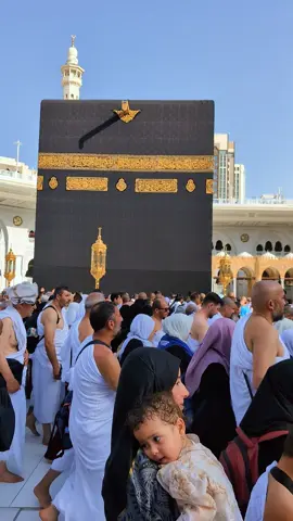 Tawaf e Kabah #umrah #tawaf #tawaf_e_kaba #alhamdulillah #alharam #makkah #khanakaba #kaba #kabah 