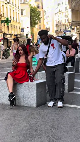 Elle est perdue 