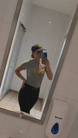 Lovely job 😍  #mcdo #mc #photooftheday❤️ #job #work #restaurant #mcdonald 