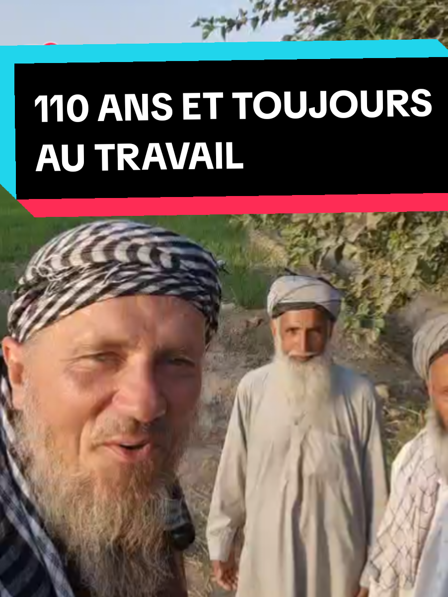 À plus de 70 ans, ils bossent encore sous le soleil. L’un d’eux a 110 ans et continue à travailler la terre. Moi, à 50 ans, je suis déjà épuisé… Bienvenue en Afghanistan. Ici, pas de retraite, juste de la volonté. afghanistan #realite #terrain #humanitaire #respect #travail #paysans #vieillesse #retouralterre #viedure #forcesdevie #leçondevie #hpa #jeanlouis #Vlog