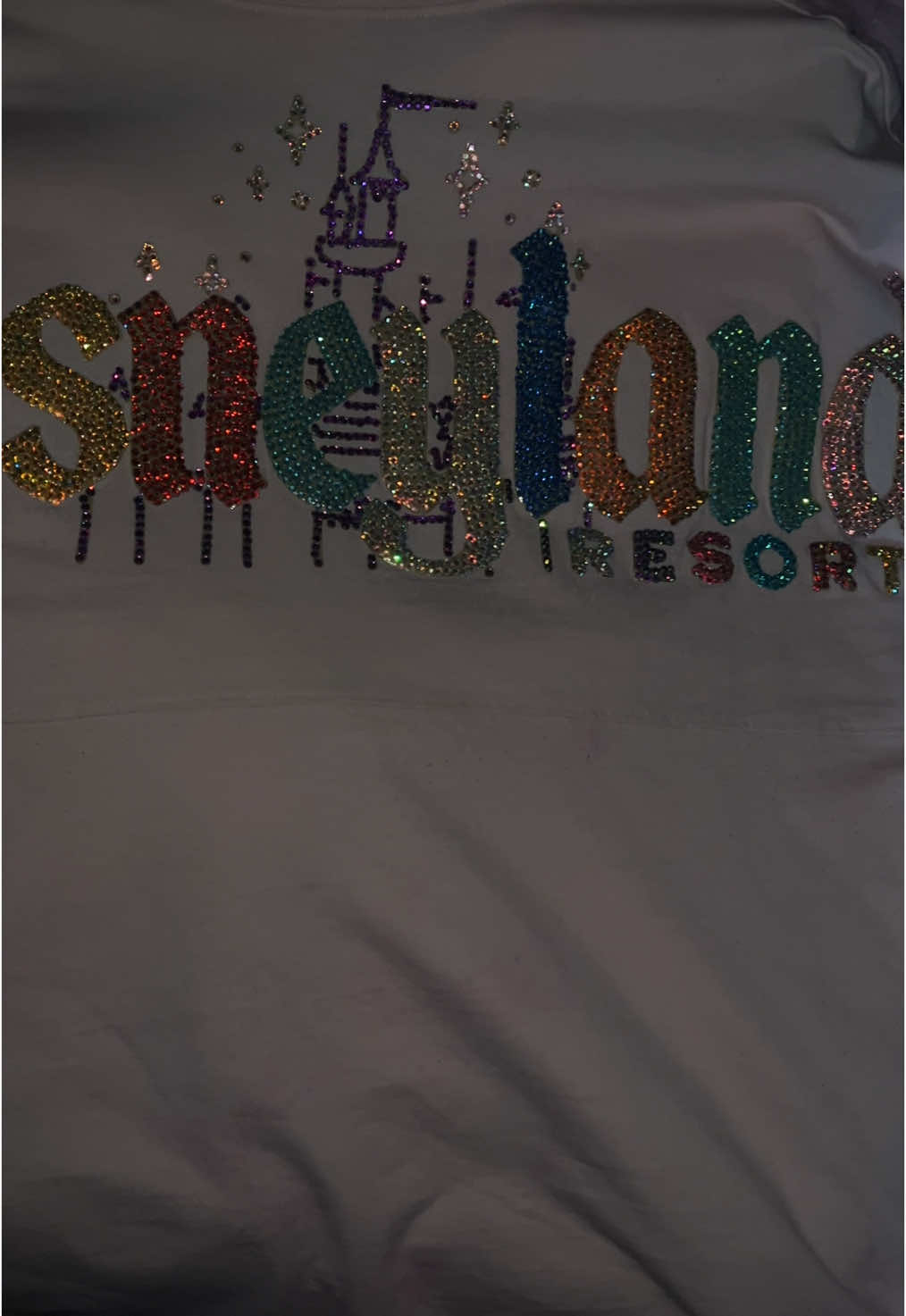Disneyland Spirit Jersey Glow Up 💅 #dyi #spiritjersey #disneyland #bling #dye #cut #disneyadult #project #custom #merch 