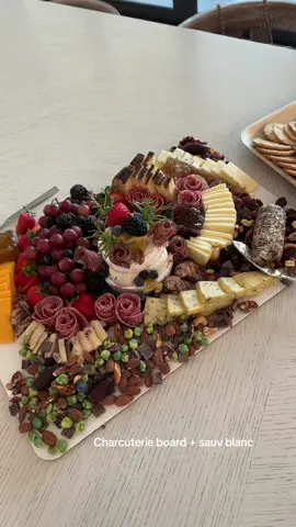 U can find me by the charcuterie board at any party🤩 