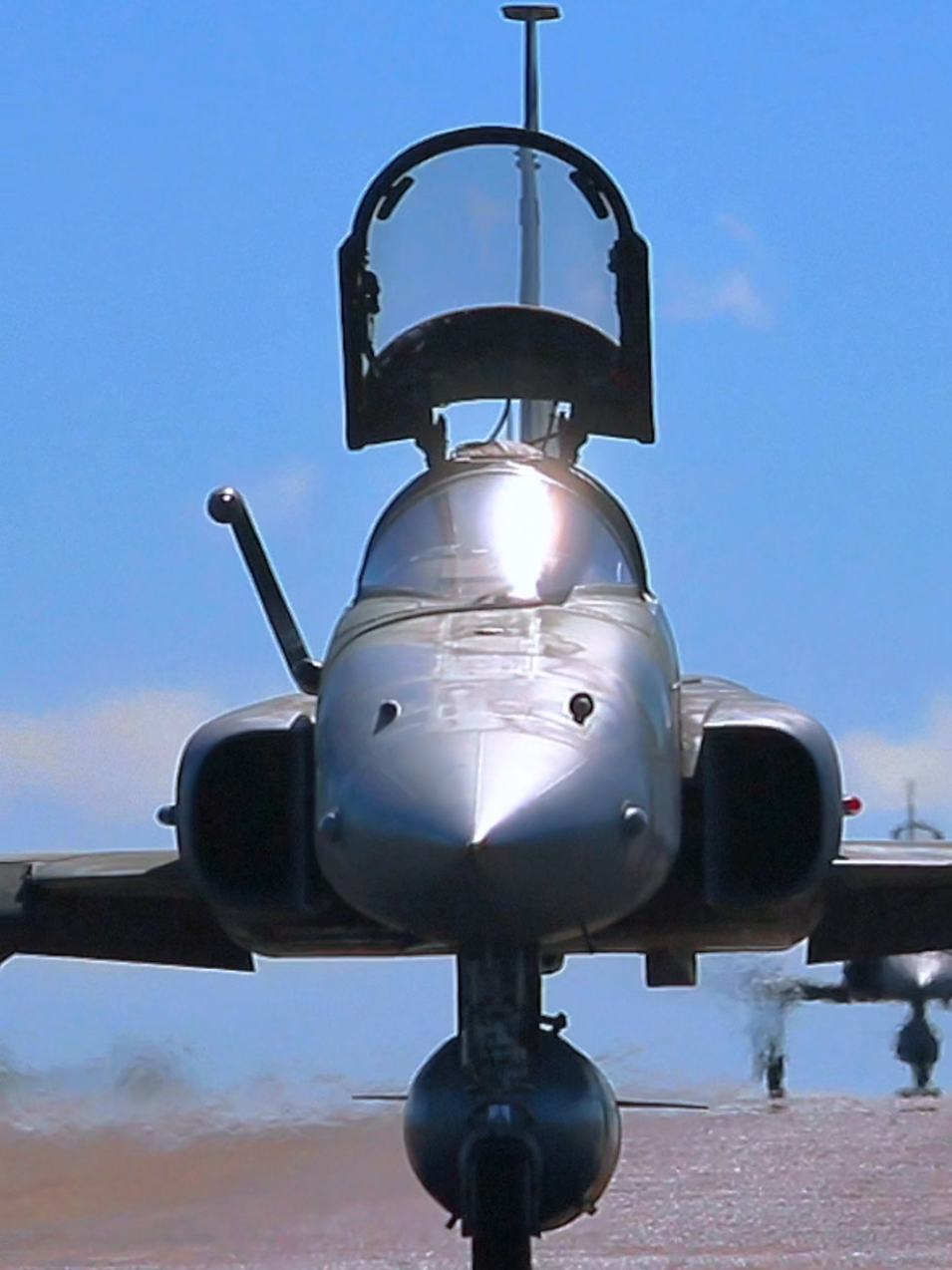 Caça F-5M🐯 #tigres #tigre #f5 #cacaf5 #cacaf5m #aviacaodecaca #aviacaomilitar #thunderbolts #santacruz #rj #piloto #loucosporaviacao #loucosporaviao  #canoas #3/8 #epcar #afa #eear 