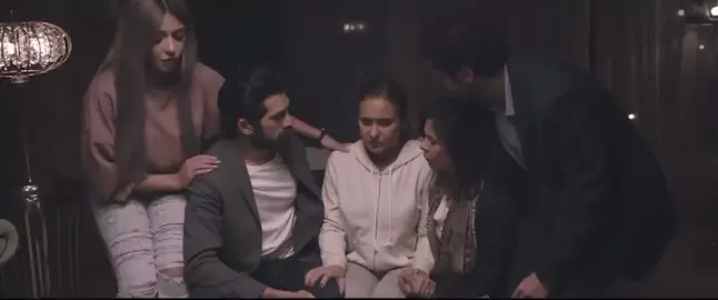 زيف وكذب وشوق رخيص والعزيز مهوش عزيز والنفوس بدولار وجاز ملعون أبو الناس العزاز💔#نوال_الزغبي