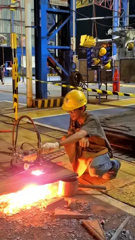 🥶🥶 #batubarakalimantan #fypage #CapCut #welding #pertambangan #weldertambang #kalimantan #welder #JJCapCut #fyp 