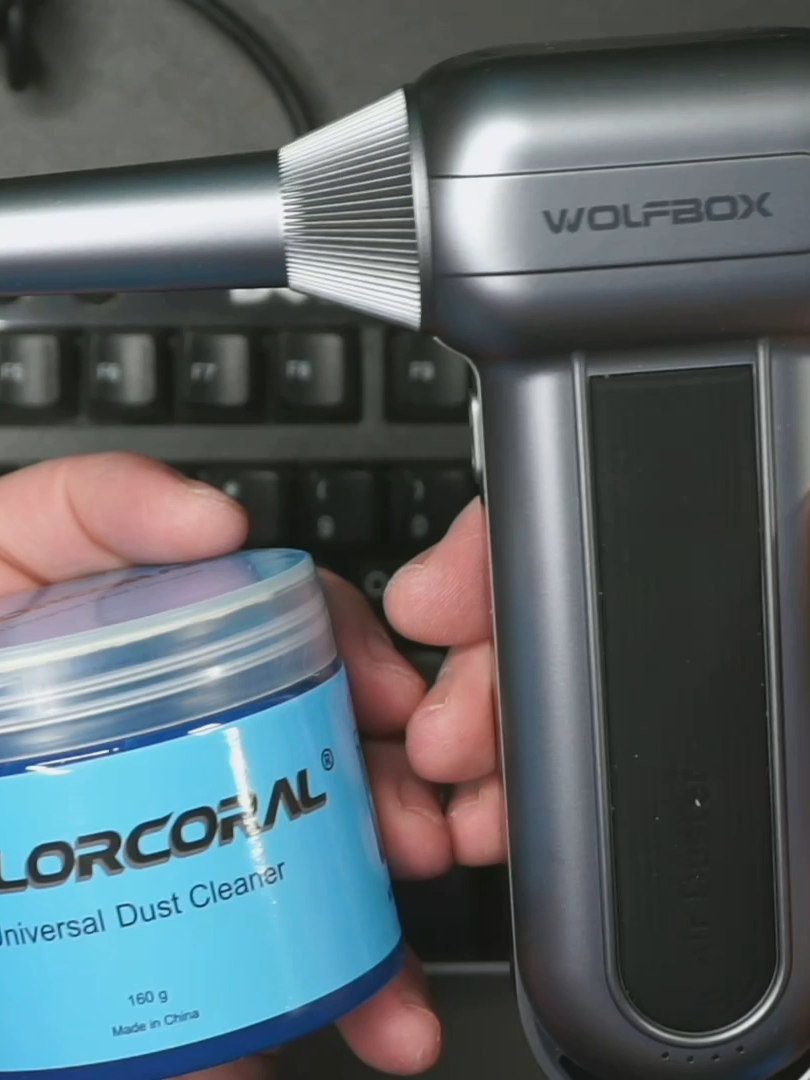 Dust cleaning get vs air duster. Which is best for cleaning keyboards? #keyboard #keyboardcleaner #colorcoral #airduster #wolfbox