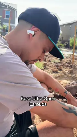 Safe to say he’s never going back to 💨🫛! He loves that it’s not inside your ear!  Sound Quality 10/10 Noise Canceling 10/10 Sleek look 10/10 Comfortable 10/10 #bose #boseheadphones #headphonesbluetooth 