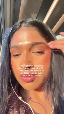 Natural brown makeup and the sunset sun combo 🤌🏽🤌🏽🤌🏽#browngirlmakeup #browngirlnaturalmakeup #brownskin #indian #desi #oliveskin #mediumskin #naturalmakeup #nomakeupmakeup #everydaymakeup #easy #browntok #girltok #girls #makeup #telugu #makeuptok #creatorsearchinsights 