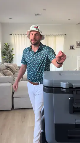 #ninjapartner If you are going to shoot a billion, just make sure you do it the right way, with BDE, Big Drawer Energy. The @NinjaKitchen FrostVault cooler’s dry zone drawer amplifies the storage in your cooler. Keep food cool, dry and separate from your drinks - It doesn’t get any better than this. See you folks on the course #NinjaFrostVault #NinjaCooler Link in bio to shop!