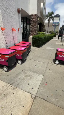 They’re plotting #robot #AI #delivery 