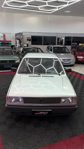 ( PARCELAMOS NO CARTÃO ATÉ EM 18x )  . Gol CL 1992 Prata lunar Carro bem alinhado Todos os vidros originais Farois cibie originais do carro, Parachoques frisos originais Jogo de rodas dragster 15 com pneus novos Interna bem nova padrão original Motor 2000 aspirado injetado Fuel tech ft 300 Wideband  Throtlle body com bicos bosch 65 lbs zero Comando 320° Escapamento 4x1 com manta  Embreagem pastilhada  Suspensão de rosca slim zero . Apenas 44.900,00 . ATENÇÃO: *Na compra por fotos e vídeos, fica por conta e risco do COMPRADOR , independente de vício oculto ou rebiditório visual, por ser um veículo antigo usado, é vendido SEM GARANTIAS.  Obrigado ✅ ME LIGA OU MANDA UM ZAP  (41) 98738-8218 Wellington  ZAVATTI CARS  @ZAVATTICARS ENDEREÇO: RODOVIA BR 277 Curitiba Ponta Grossa,3321 CAMPO LARGO-PR . . . . #quadrado #quadrados #golquadrado #quadradosoficial #vwquadrados #vwquadrado #turbo #volkswagen #vwbrasil #rebaixados #vw #voyagequadrado #volksquadrados #gol #golquadradoclub #golturbo #golgti #fixa #volks #golgts #carrobaixo #carrosrebaixados #vwgol #volkslovers #voyage #golquadradoturbo #quadradosvw #quadradosdub #quadradosbaixos #vwgolquadrado