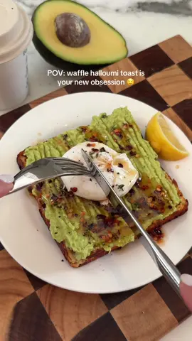 HOT HONEY AVOCADO HALLOUMI WAFFLE TOAST 🥑 Find the Breville Smart Waffle Maker from @Appliances Online Australia 