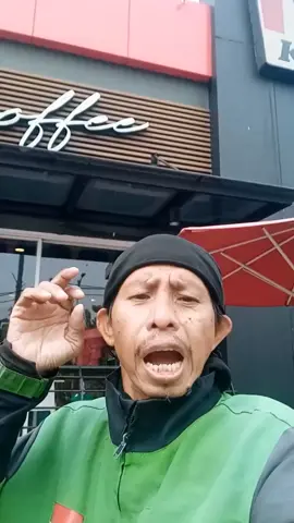 kabar gembira sekarang KFC dapat kamu beli melalui Tiktok#TungTungMakanUntungMEA #TikTokGoSchoolHolidayFest #PromoMakanLiburan #kfc #gojekindonesia #racuntiktok #fyf #fyp .........,...................