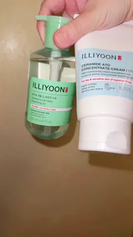 So soothing😌 @ILLIYOON US #dryskin #acneproneskin #ceramideatoconcentratecream #kbeauty #skincare #skincareroutine #cleansingoil #deepcleansing 