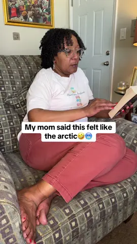 My mom really couldn’t believe how cold it was😭🥶 ##coolingblanket##coolingblankets##blanket##nightsweats##menopause##hotflashes