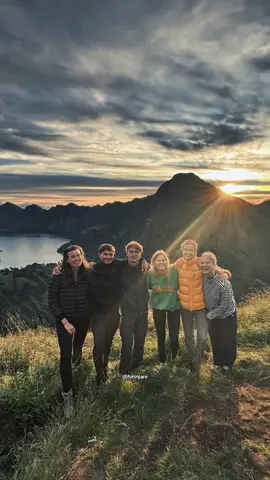 Climb mountains not just to reach the top, but to find yourself Explore Rinjani with trusted local guides! Trekking packages for all levels Flexible dates | Group & Private Tours  let us guide you to the peak of your adventure | book your trip now  Ready for an unforgettable adventure 2025 ?  Book your 2D/1N  trekking package now and let the adventure begin!  📍 sembalun-senaru Route |  🗓️ Open Booking | 💬 DM us for details! WhatsApp : +6287856767214 Website : www.hirinjani.com  #GunungRinjani #RinjaniTrek #ExploreLombok #PendakiGunung #AdventureTime #NatureLover #HikingIndonesia #WonderfulIndonesia #Rinjani2025 #MountainVibes #SummitAttack #IndonesianHikers #CampingLife #JelajahNusantara #TravelMore #OutdoorAdventure #hirinjani #hikingtriprinjani #harry_guide #france #germany #netherlands #asian #europe 