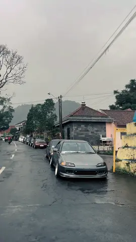 Udan lali ra gowo payung,,,#foryoupage #fyp #foryou #civicgenio #sr4 #hondacivic #civiceg #civicgenioindonesia #egklaten #storytime 