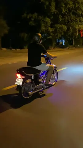 “Thà yêu một người bình thường để cảm nhận được mình đặc biệt với họ. Còn hơn là yêu một người đặc biệt để rồi bị cho là tầm thường.” #xuhuong #captinhyeu #tiktok#trending #doisong 