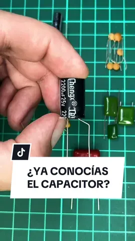 ¿Ya conocías el capacitor o condensador? | #LaElectronicaGT #Capacitor #Condensador 