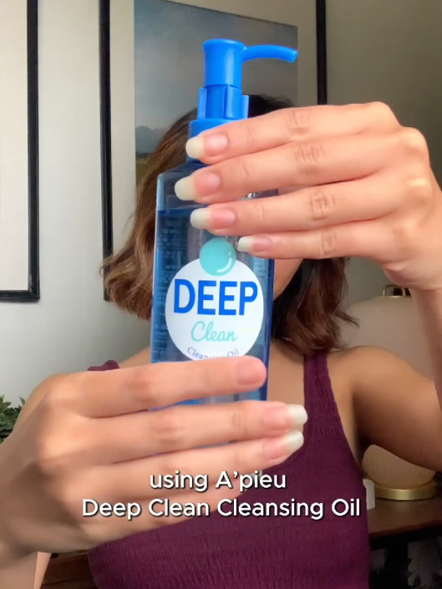 Kulit lebih bersih & glowing setelah deep cleansing pakai A’pieu Deep Clean Series 🧴
 
 A’pieu Deep Clean Cleansing Oil & A’pieu Deep Clean Foam Cleanser punya formula yang gentle banget, aman untuk kulit sensitif & bikin kulit perfectly smooth ✨
 
 Langsung checkout di link bio ya!
 
 #Apieu #ApieuIndonesia #DeepClean #KoreanSkincare #GentleCleansing #DeepCleanOil #DeepCleanFoam