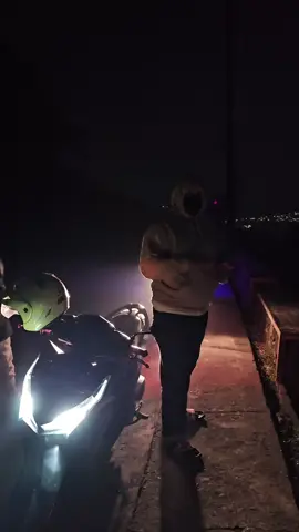 city light kota magelang via telomoyo oh ya yang didepan terlihat itu gunung andong ya gais posisi video take jam 4 pagi #telomoyo #telomoyomagelang #puncaktelomoyo #magelang #wisatamagelang #fyp #fypシ #fypsih 