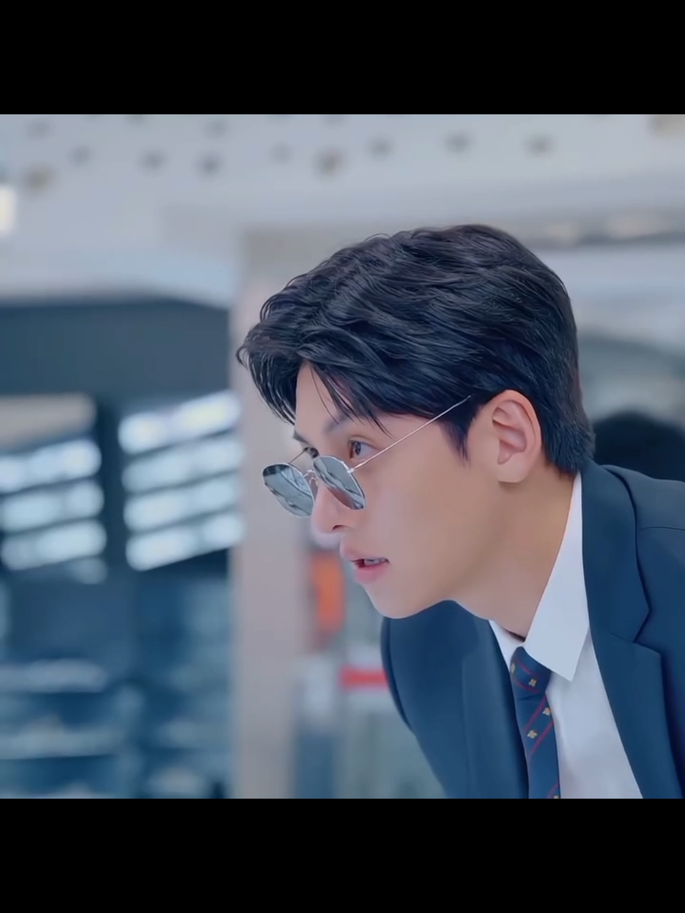 Behind the scenes Ji Chang wook😎 #4u #fyp ##mypage #tiktokviral #viralvideo #kmovie #foryoupage #trending #fypシ #foryou #fypシ゚viral #jichangwook #jichangwookoppa #changwook #wookie #babangichang #actorkorea 