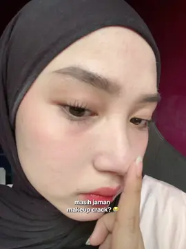 dulu aku kaya gasuka bgt pake setting spray tapi ternyata nyobain yang ini bnr bnr bikin flawless bgt😭 ngebantu makeup aku yg suka crack #CapCut 
