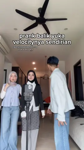malu gua mah🗿#prank #comedyvideo #hiburan #videolucu #couple #couplecomedy 