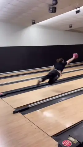Bowling Failure.#bowling #bowlingtiktok #bowlingball #funnybowling #funny #funnymoments #omg #usa #foryour #fyp 