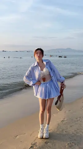 “Đừng sợ những con sóng, vì sau mỗi cơn bão, biển sẽ lại trong xanh.” 🌊🕊️🏝️🎀💦