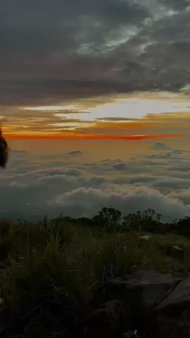 dg ngn dg kpn?😝 #fypp #sunset #pendakisulut #fypage #4u #klabatmountain 
