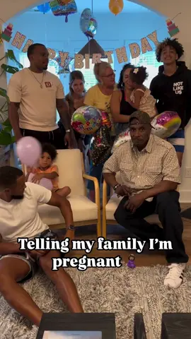 SURPRISE 🤰🏽  #pregnant #pregnanttiktok #pregnancy 