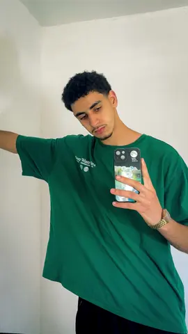 Mirror selfie poses #poses #mirrorselfie #mirror #selfie #selfieposes #posesideas #howtopose #picture