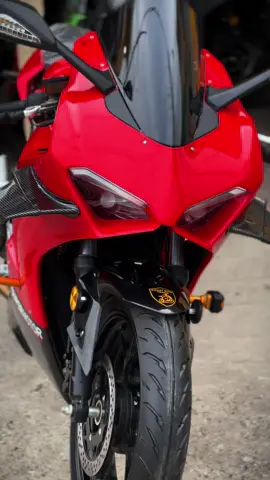 Just 7 lac 75 Ducati panigale V4s replica 250cc #foryou #foryoupage #kohatbiketrack #growmyaccount #kohatbike #viral #trendingvideo #viraltiktok #foryoupage❤️❤️ #trendingsound 