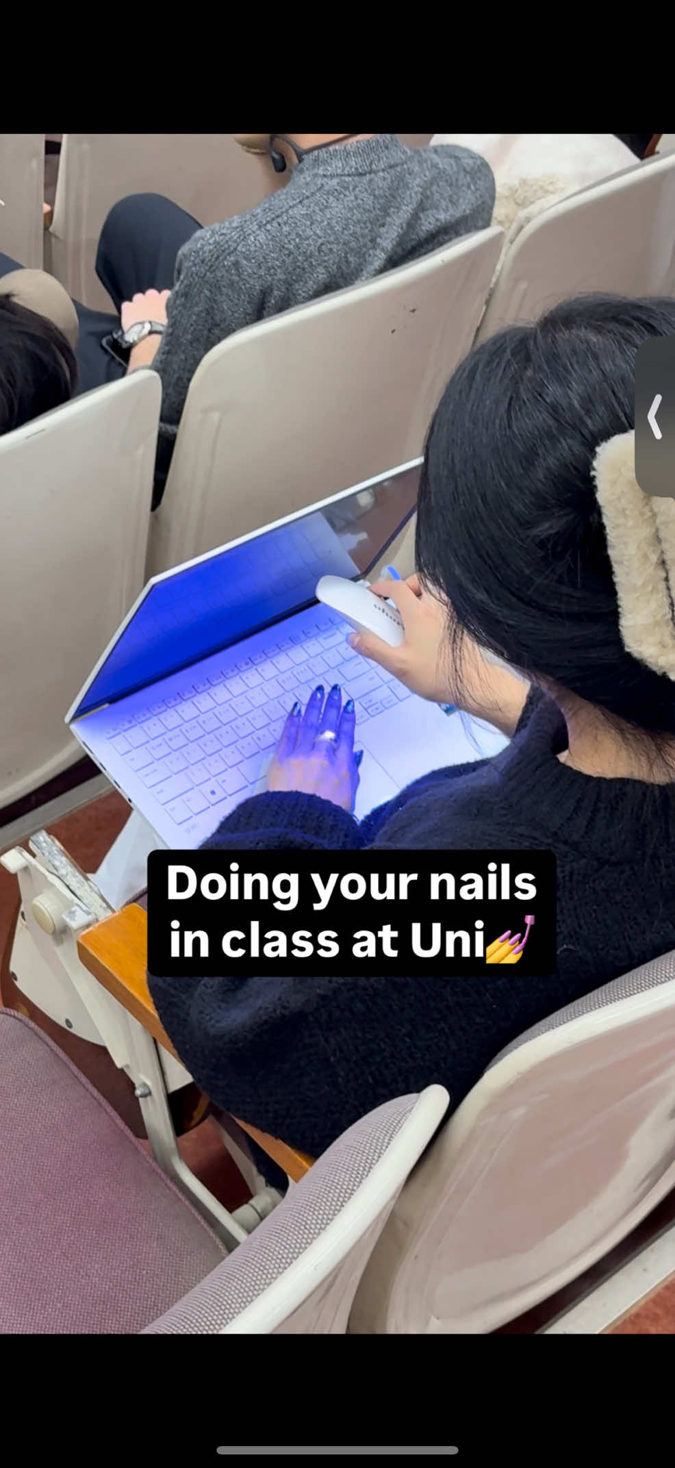 It's THIS easy to get your nails done in class #nails #nailstrips #unilife #collegelife #diynail #manicure #fun #gelnails #fun #UCLA #Harvard #ohora #ohorausa #ohornails #diynails #kbeauty #korean #koreanskincare #koreanmakeup #koreanstyle #university #justgirlythings #imjustagirl 