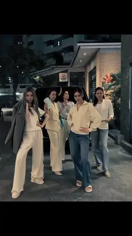 #lingorm with his gengs #linglingkwong #lingling #ormkornnaphat #orm #cherrykhemupsorn #dewpinkamol #ch3thailand #fyp #foryou #foryoupage #xyzbca #onlyyoutheseries #thaienthu #glseries #wlw #thailand🇹🇭 #masukbranda #fypage 