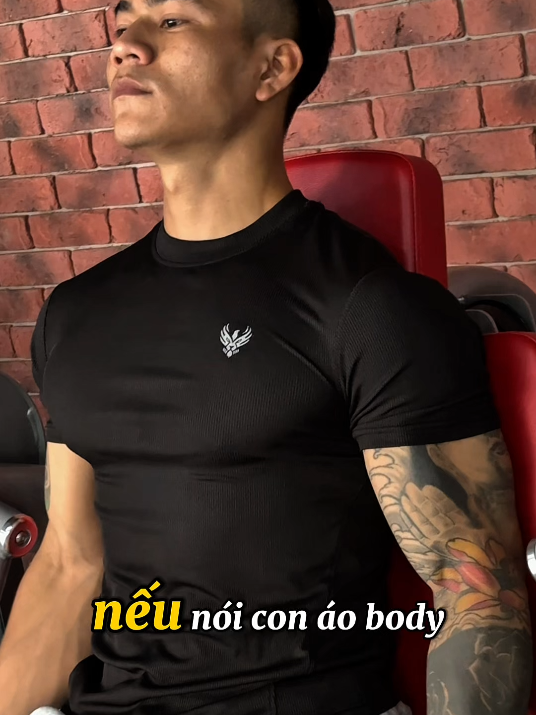 Chiếc áo ôm body chất liệu thun gân mà mọi anh em tập gym nên có trong tủ đồ #aothungan #gym #eagleactive