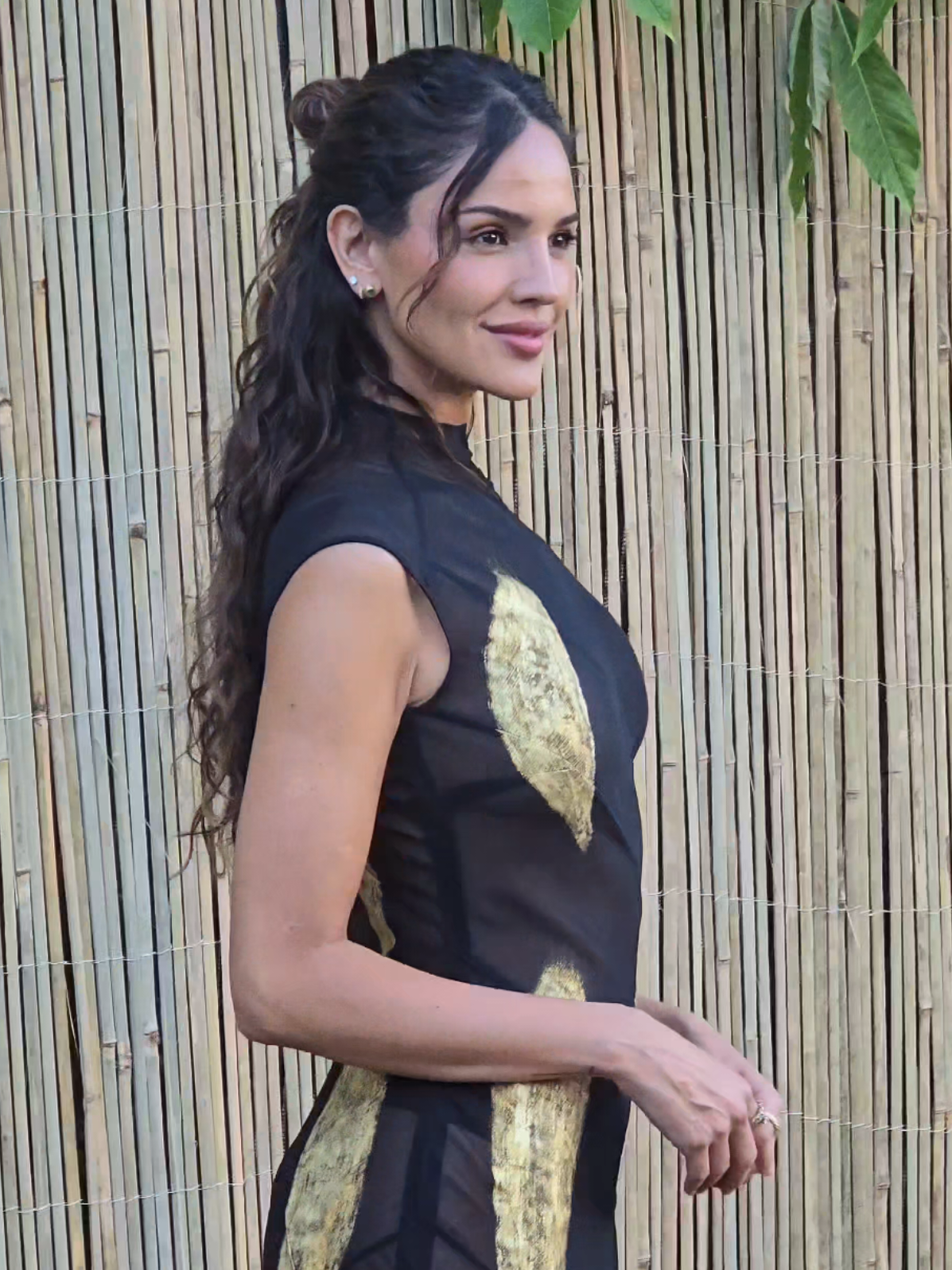 When Eiza Gonzalez walks in... all eyes on her. ✨️😁 #eizagonzalez #beautiful  #unbelievable #fashiontiktok  #harrisreed #fyp 