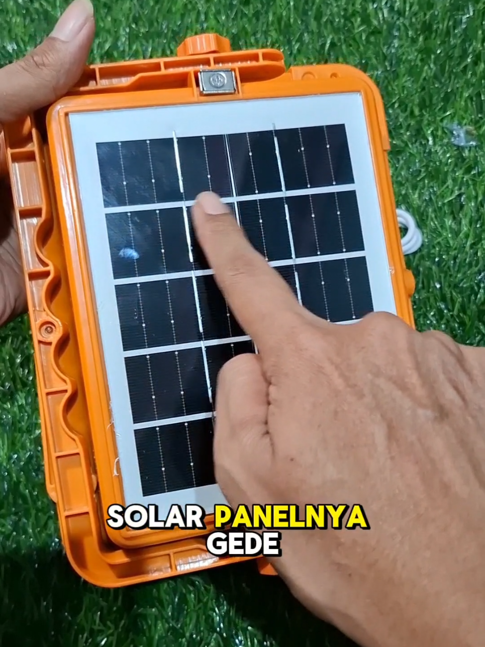 lampu emergency tenaga surya 300 watt yang di claim nyala 10-12 jam #lampuemergency #solarpanel #lampusolarpanel 