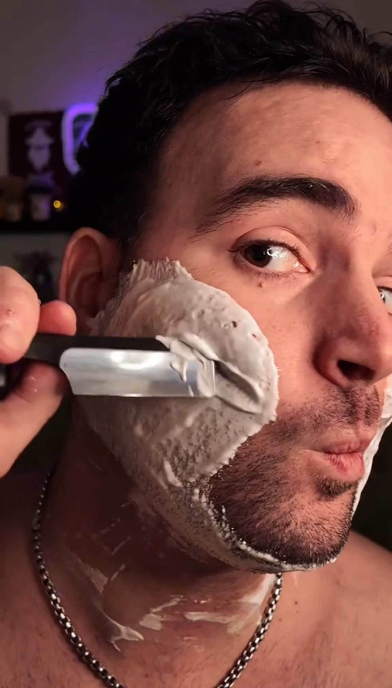 ASMR 💈 SHAVE BEARD LINES 🪒🧔🏻‍♂️ 🗓️ In This Day I shave my beard with Takami Kamisori @kamisorishaving & @lo_stregone_della_barba Shaving Products 🇮🇹💈 👉🏻 Odin Soap with Sicily Almond 🌰 👉🏻 Post Shave Balm 🧴 👉🏻 Spectrum Aftershave 🧊 —— ASMR 💈 RASATURA LINEE DELLA BARBA 🪒🧔🏻‍♂️ 🗓️ Accadde Oggi con il Rasoio Kamisori Takami @kamisorishaving ed i prodotti per rasatura @lo_stregone_della_barba 💈🇮🇹 👉🏻 Odino il Sapone alle Mandorle Siciliane 🌰 👉🏻 Balsamo Lenitivo post rasatura 🧴 👉🏻 Dopobarba Spectrum 🧊 #lostregonedellabarba #asmr #shaving #barba #kamisori #kamisorishaving #takami #afeitadoclasico #spectrum #aftershave #mandorle #traditionalshaving #rasaturatradizionale #beardstyle #influenceritalia  #influenceritalia #fyp 